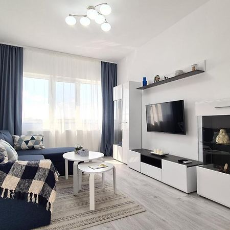 Bright Stylish Apartment In Pitesti Питещ Екстериор снимка